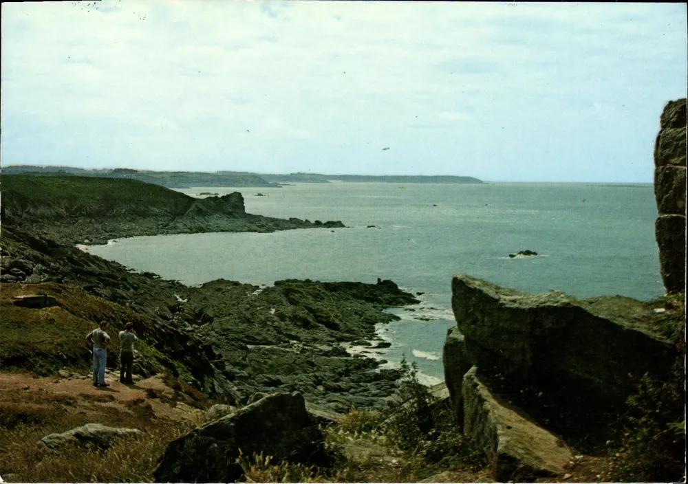 Cangale (Ille-et-Vilaine) — Os rochedos na ponta do Grouin — Pierre Artaud & Cie, Nantes - Frente