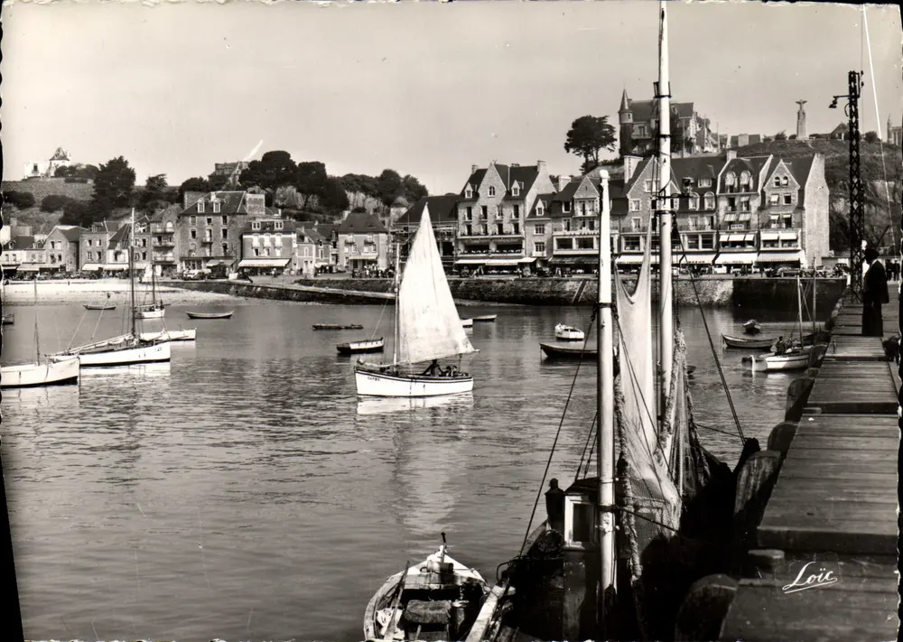 Cancale — A la Houle — Le Port — Edit. P. Mesny, 27, avenue du Mail, Rennes - Frente