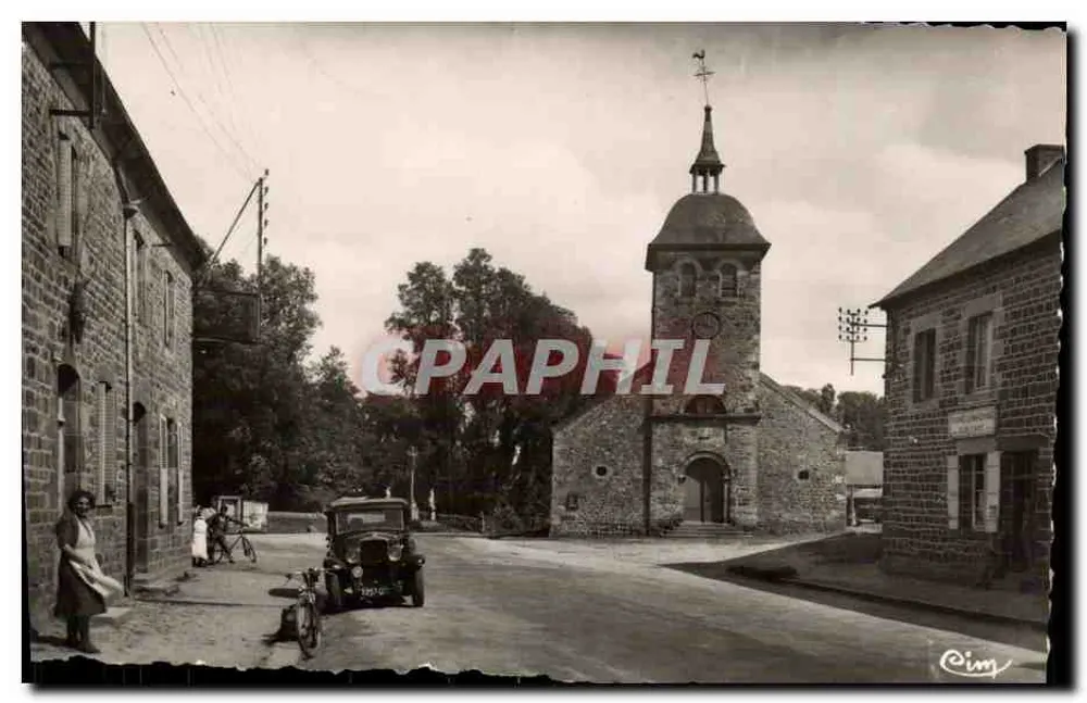 La Chapelle-Chaussée (Ille-et-Vilaine) — Hauptstraße mit der Kirche — Fotograf Pim - Vorderseite