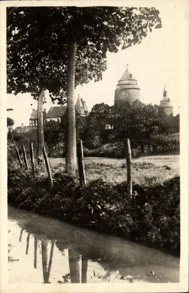 Châteaugiron — Les Bords de la rivière Yaigne — Édition Leboue - Frente