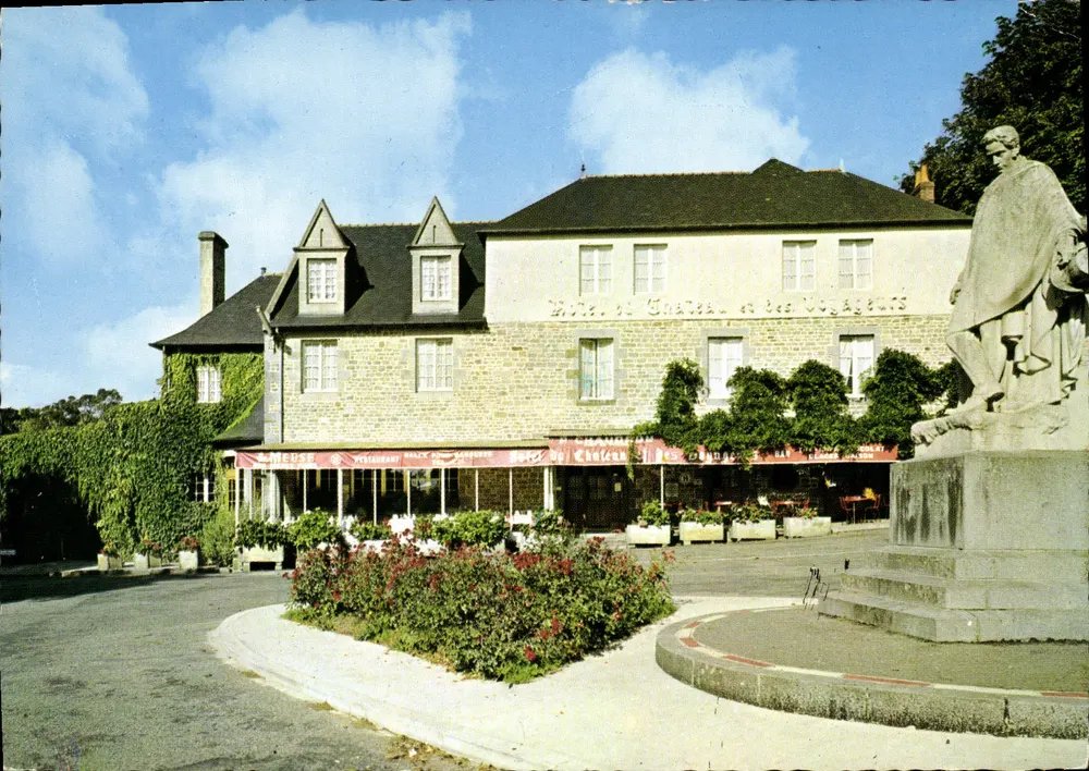 Hôtel du Château et des Voyageurs — Combourg — Edición France Publicité 83 - Anverso