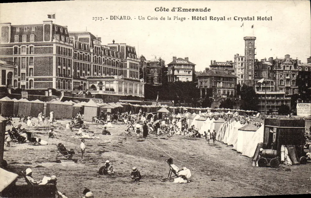 Dinard - Ein Stück der Strand - Hotel Royal und Crystal Hotel - Vorderseite