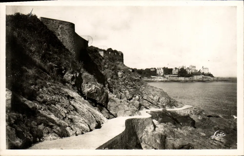 Dinard - Promenade du Moulinet, Ansicht der Malouine — Edition NY - Rennes, Nr. 1069 - Vorderseite