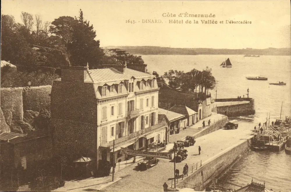 Dinard - Hotel da Vale e Derramação — Costa da Esmeralda, n°1643 - Frente