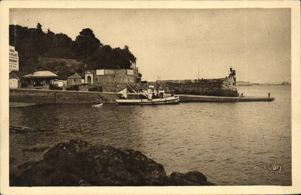 Dinard - La Cale - El Muelle de las Lanchas — Les Éditions d'Art YVC N°18 - Anverso