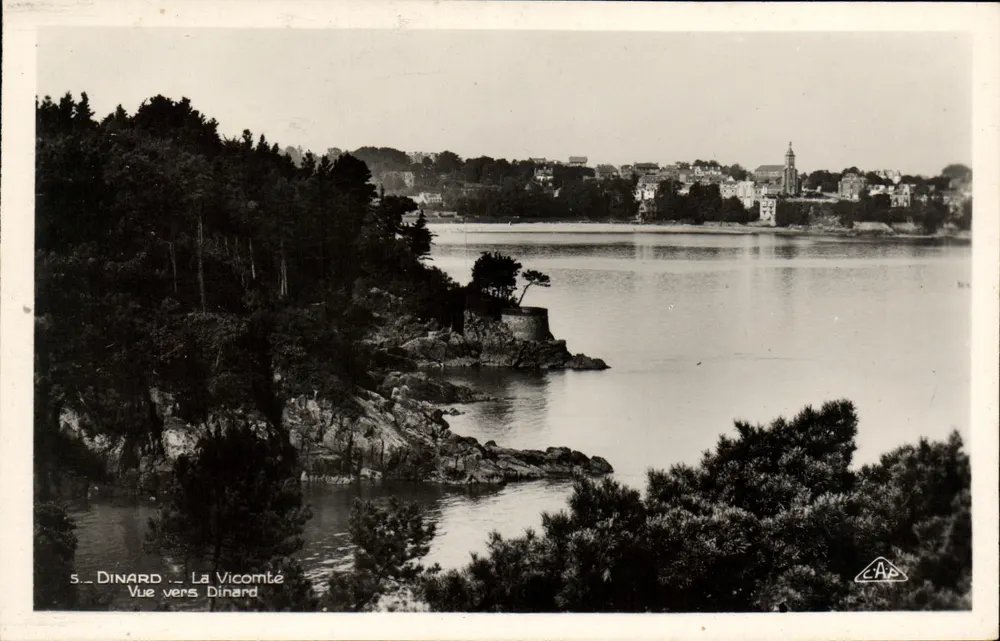 Dinard — La Vicomté — Vista em direção a Dinard — C.A.P. - Frente