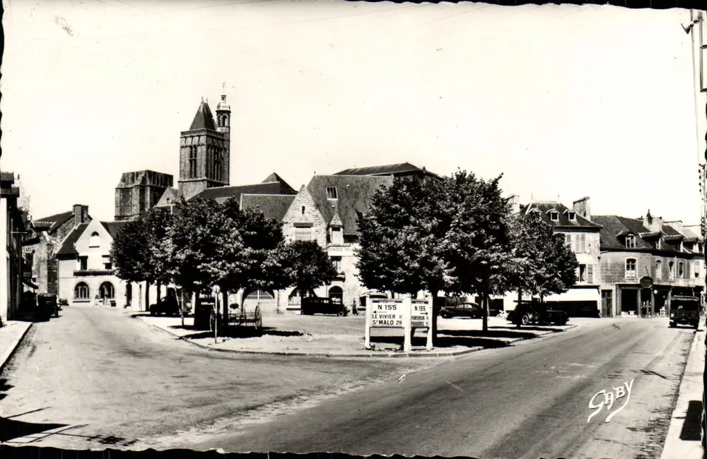 Praça do Vivier em Saint-Malo — vista da praça com igreja e carros — editor Gaby, n° 155 - Frente