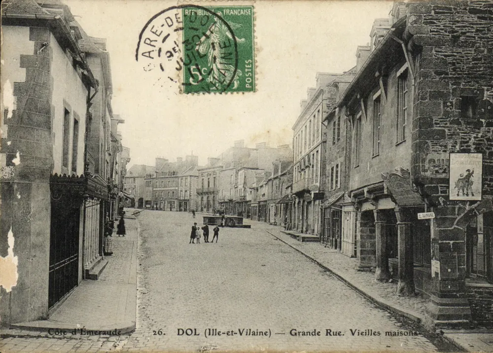 DOL (Ille-et-Vilaine) — Grande Rue. Velhas casas — Côte d’Émeraude, n°26 - Frente