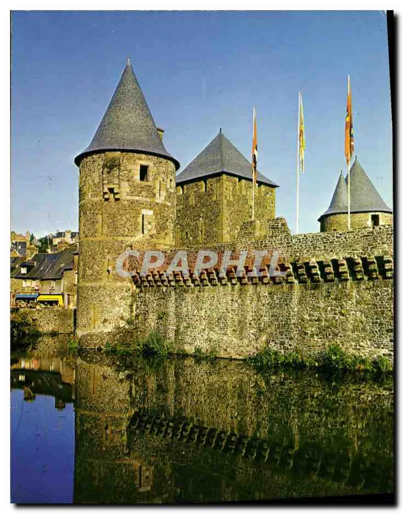 Fougères — Eingang zum Schloss und See der Courarde — Stadt der Kunst und Tourismus - Vorderseite