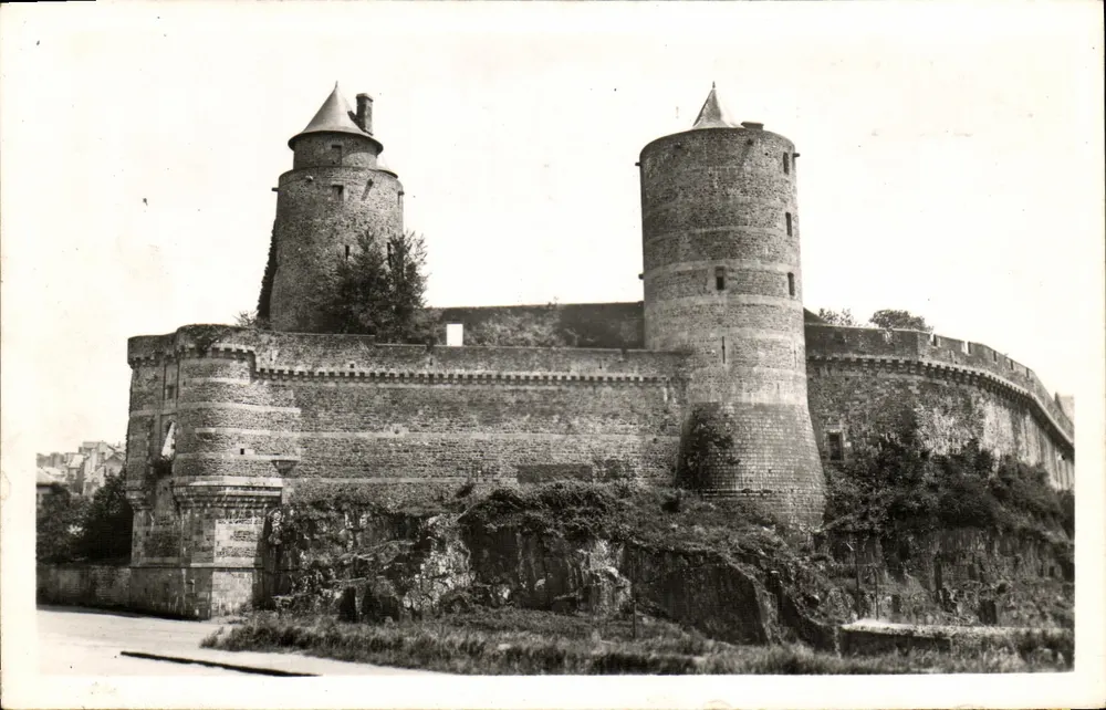 Château de Fougères — Die Pforte vom Boulevard de Bennes aus gesehen — Éditions G. BEAUNTEUR - Vorderseite