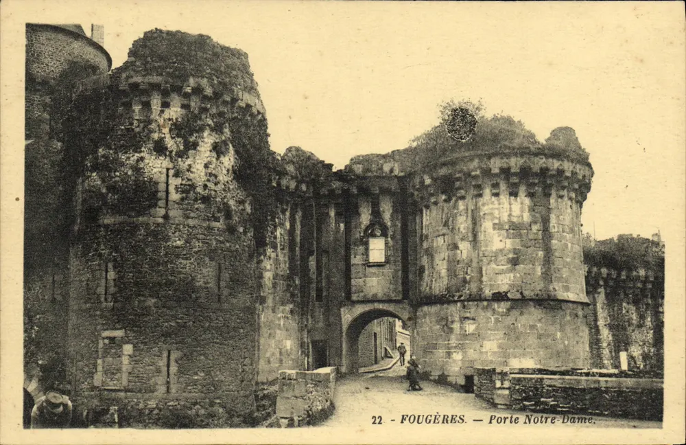 Fougeres — Tor zur Notre-Dame — Verlag G. Arland, Nantes - Vorderseite