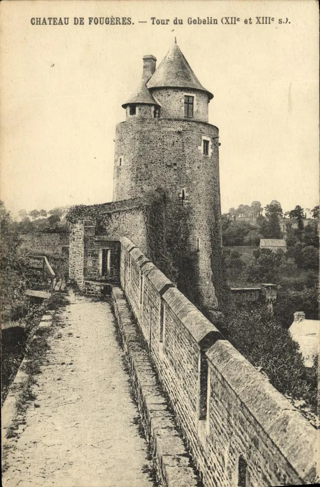 Schloss Fougères — Tour du Gobelin (12. und 13. Jahrhundert) - Vorderseite