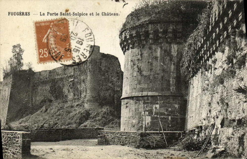 Fougères — Die Porte Saint-Sulpice und das Schloss. - Vorderseite