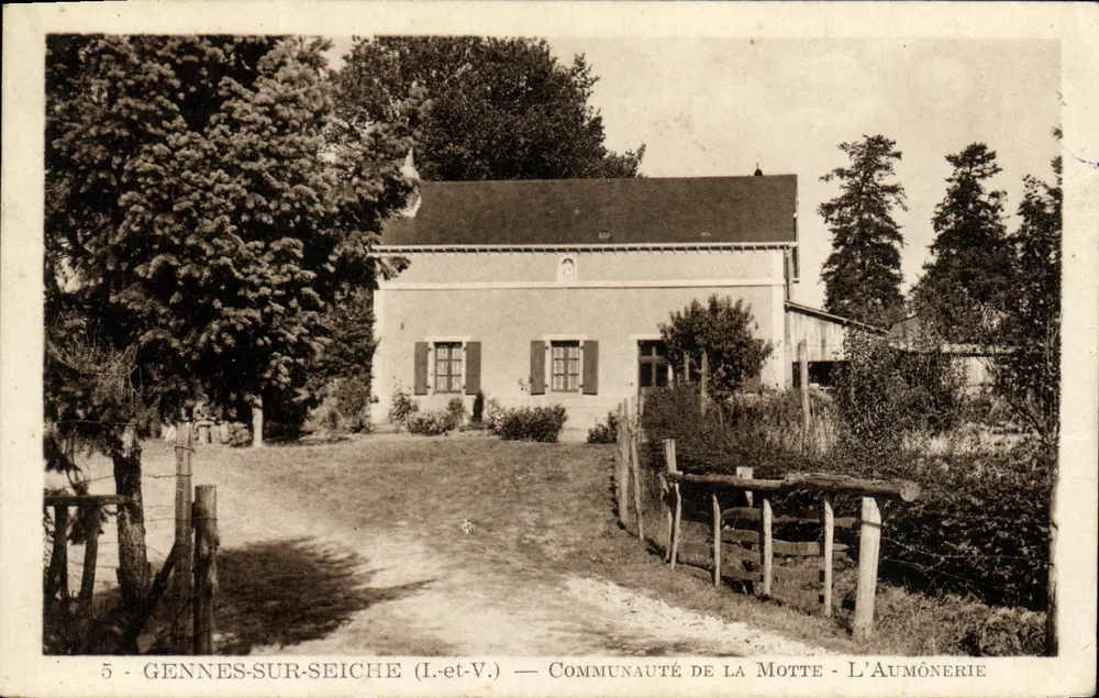 Gennes-sur-Seiche (I.-et-V.) — Gemeinschaft der Motte — Die Aumönerie - Vorderseite