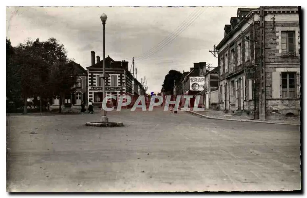 Praça central de La Guerche-de-Bretagne — editor Désert, número de série não visível - Frente