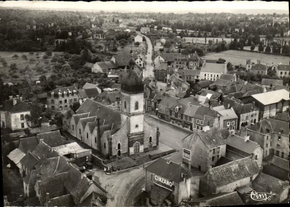 Cinzano — Vue aérienne de l'église et du centre — Éditions Imp. Mâcon - Vorderseite
