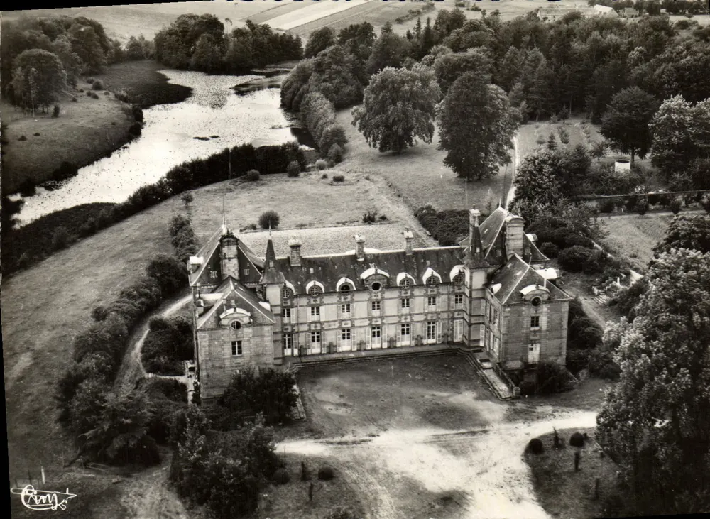 Louvigny-du-Désert (Il-et-V.) — Schloss Monthorin — Luftaufnahme — Éditions Aériennes Combier - Vorderseite