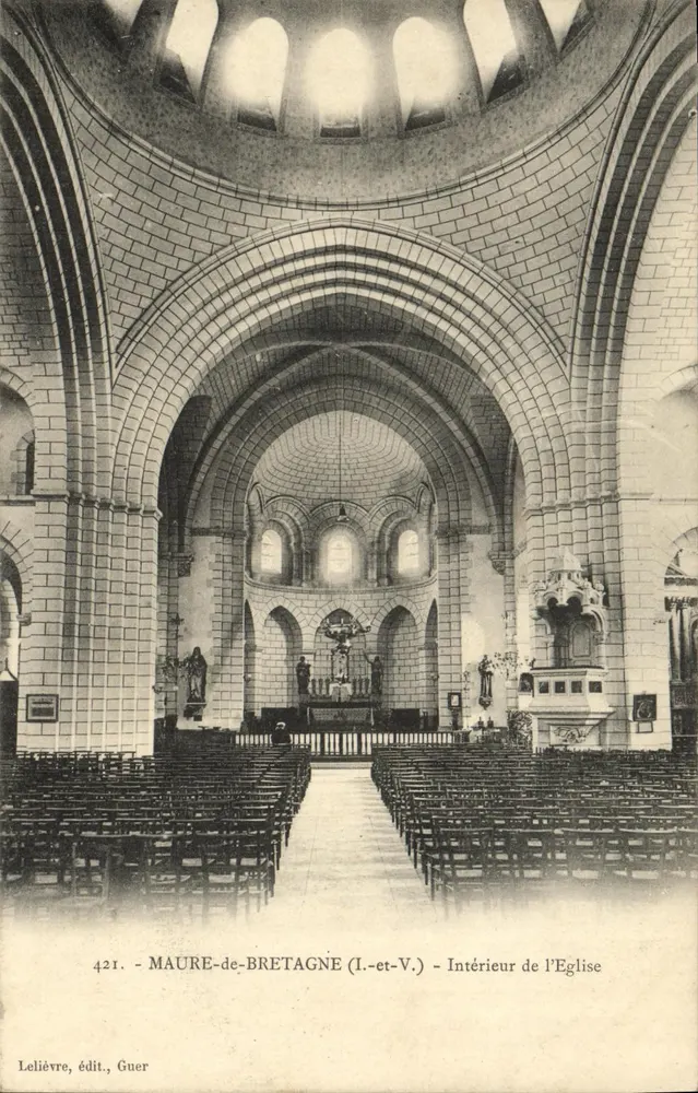 Interior da igreja — Maure-de-Bretagne (Ille-et-Vilaine) — Lelièvre, editor Guer, n°421 - Frente