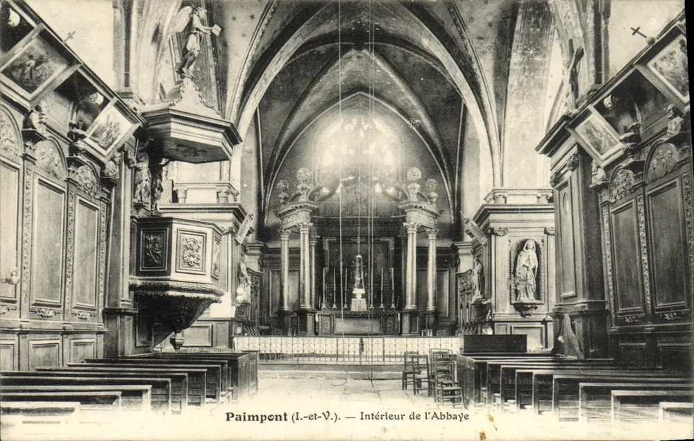 Paimpont (Ille-et-Vilaine) — Interior da Abadia - Frente