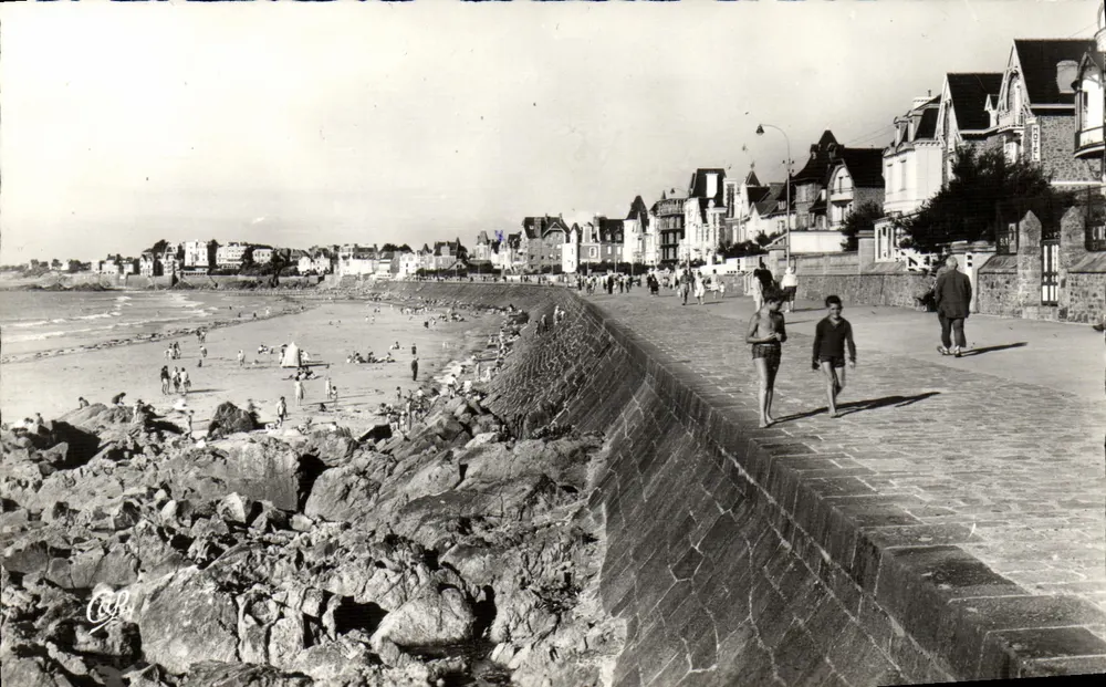 A Praia e a Digue — Paramé — Régis-Photo, 44 rue Léonard de Vinci, Paris (134) - Frente