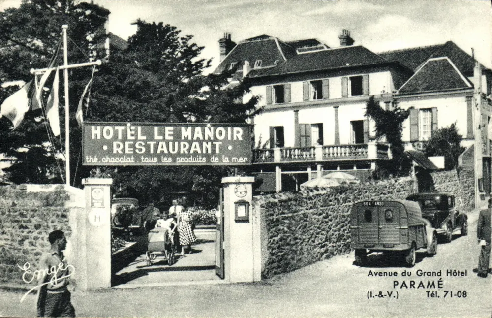 Hôtel Le Manoir — Restaurant mit Ladenzeichen und alten Autos — Verlag Emgès - Vorderseite