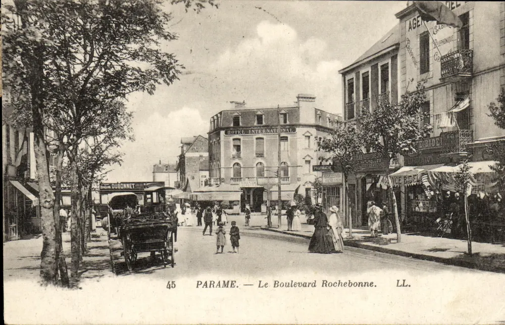 Paramé — O Boulevard Rochebonne — LL. - Frente