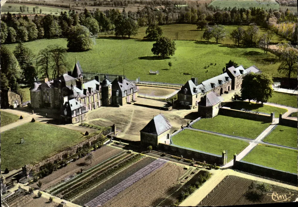 Castillo de Pleugueneuc — vista aérea — Combiér Imprimeur Véritable - Anverso