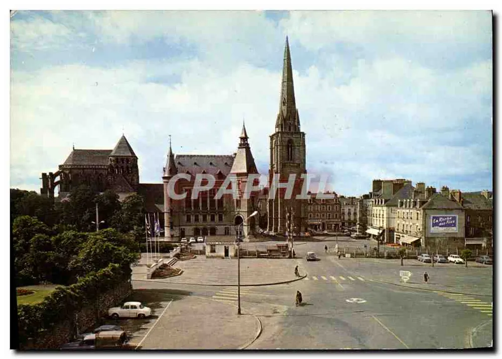 Redon (Ille-et-Vilaine) — L'Hôtel de Ville et la Tour Romane (XIVe s.) — Éditeur : Pierre Artaud & Cie - Z.I.L. de Nantes-St-Herblain - Vorderseite