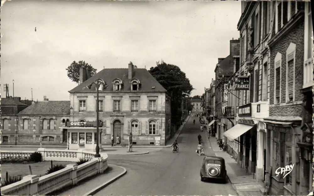 Redon (Ille-et-Vilaine) — Place de la République und Avenue de la Gare — Éditions Gaby - Vorderseite