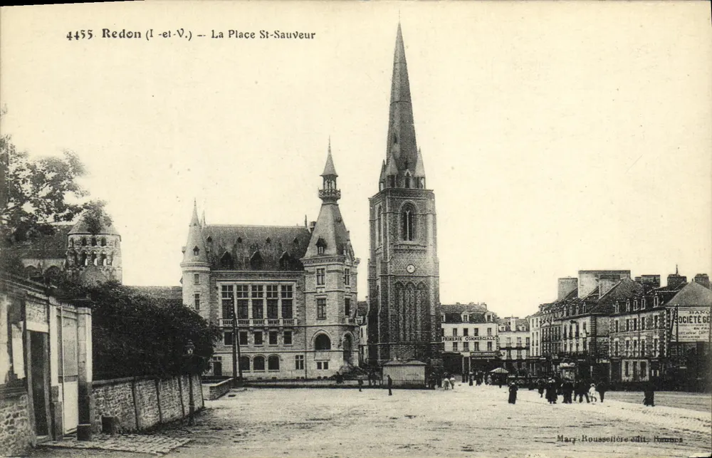 Redon (Ille-et-Vilaine) — A Praça St-Sauveur — Mary Roussellière, editor. Rennes - Frente