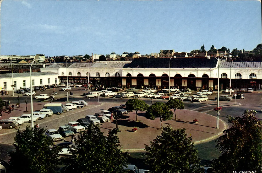 A Garça — A estação S.N.C.F. em Rennes — Edições A Garça - Frente