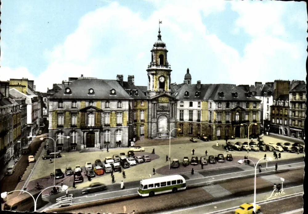 Rennes — Rathaus und Platz — Verlag Lort, Nr. 062 - Vorderseite