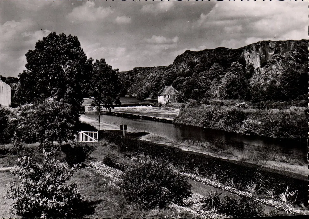 Um Rennes (Ille-et-Vilaine) — Das Mühle du Boël (13. Jh.) an der Vilaine — Éditions d'Art J.F.M. - Vorderseite