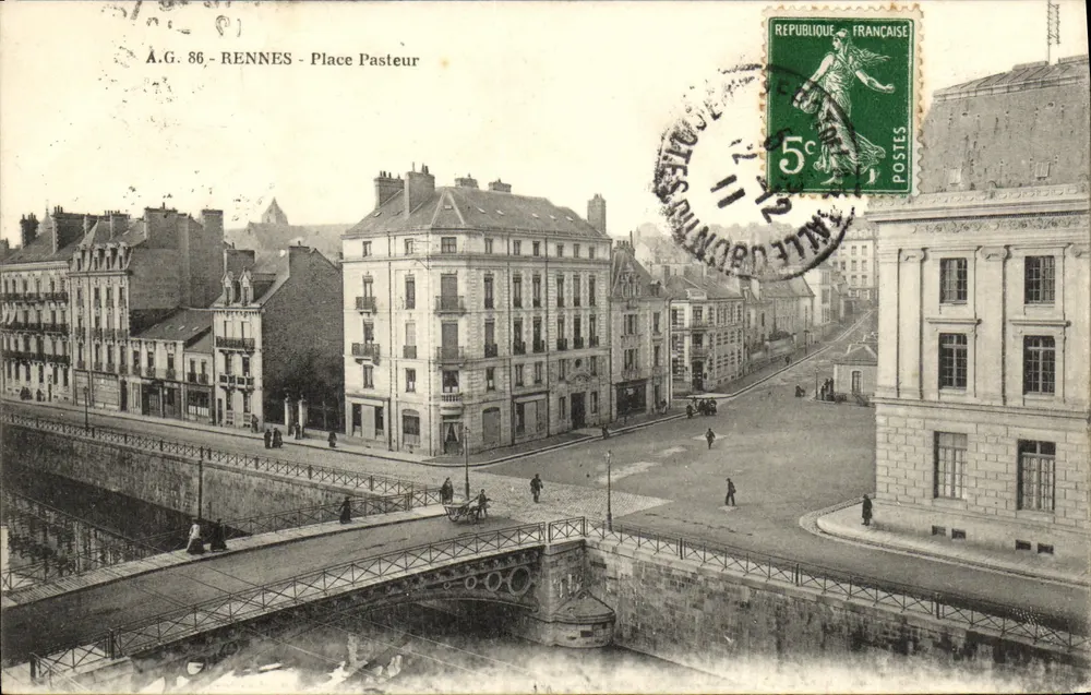 Rennes - Place Pasteur — vista da rua e do ponte — A.G. 86 - Frente