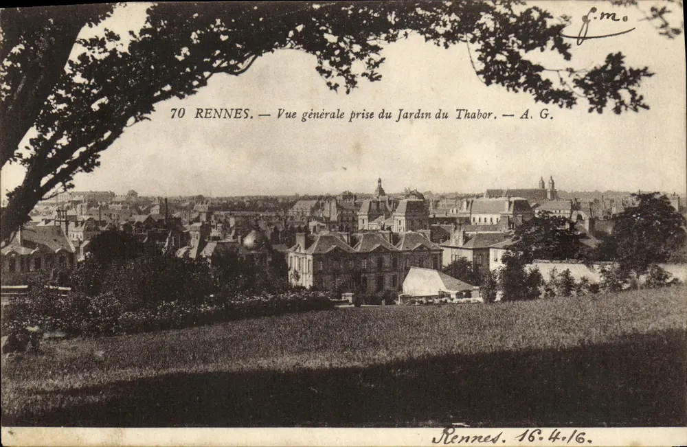Rennes — Vue générale prise du Jardin du Thabor — A.G. n°70 - Recto