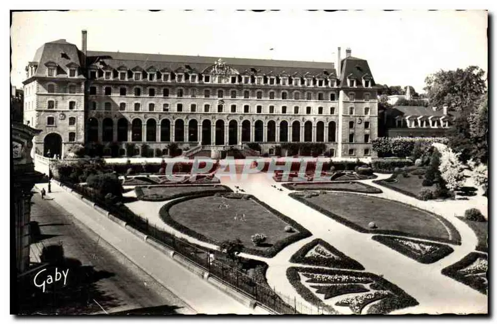 O Palácio Saint-George em Rennes — vista do jardim — Edições « Gaby » - Frente