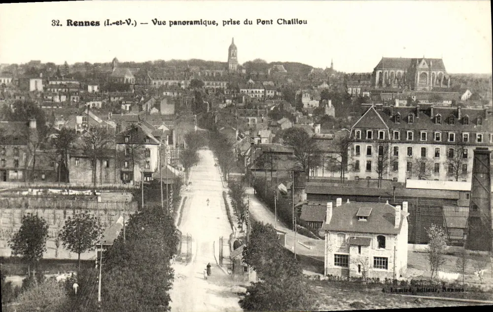 Rennes (Il-et-V.) — Panoramablick, aufgenommen vom Pont Challou - Vorderseite
