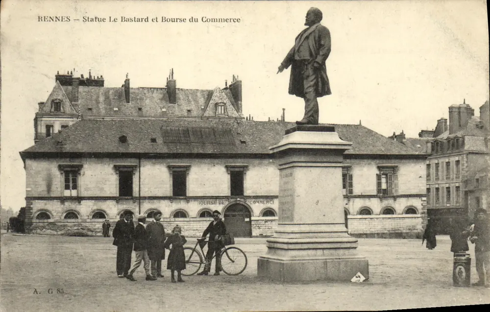 Rennes — Statue Le Bastard und Bourse du Commerce — A. G 83 - Vorderseite