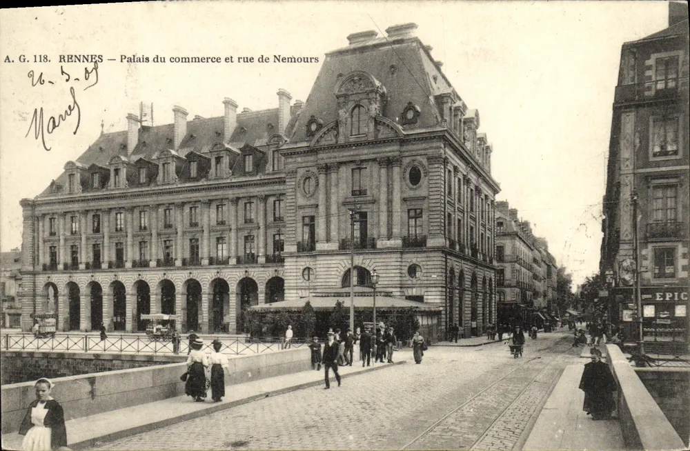 Rennes — Palácio do Comércio e rua de Nemours — A.G. 118 - Frente