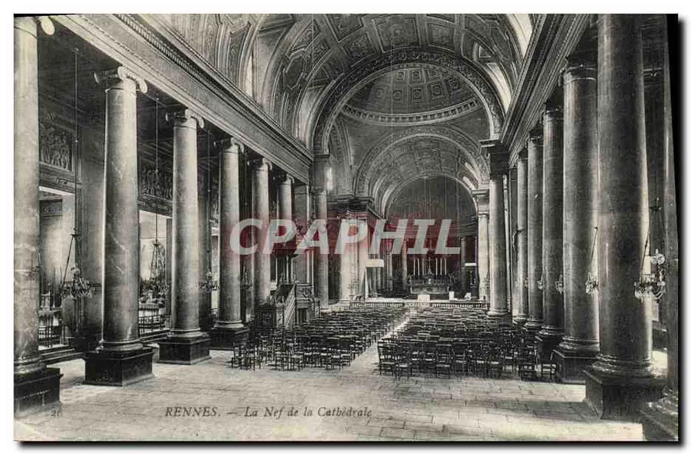 Rennes — A Nave da Catedral - Frente