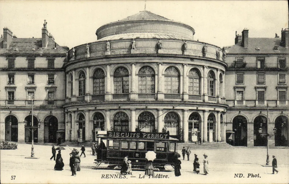 Rennes — O Teatro — ND. Fot. - Frente