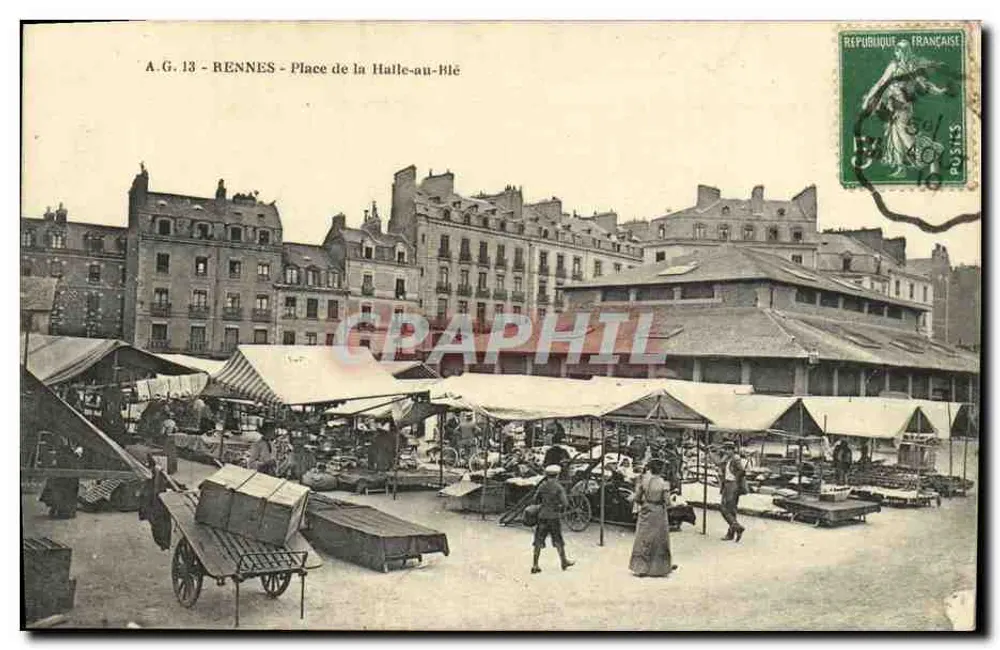 Rennes — Place de la Halle-au-Blé — belebter Markt mit Ständen unter Zelten, Verlag A.G. 13 - Vorderseite