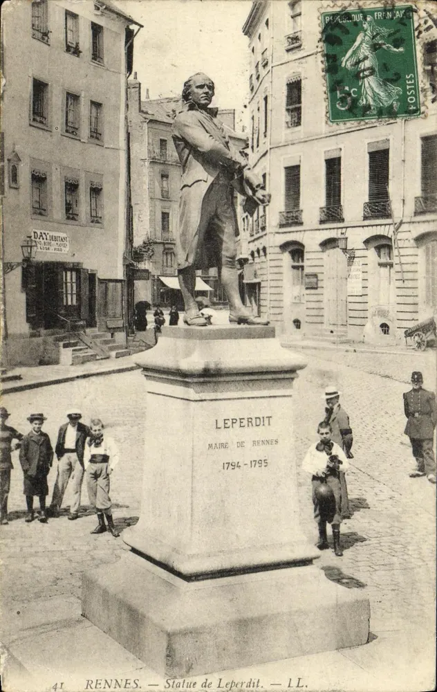 Rennes — Estátua de Leperdit — LL. 41 - Frente