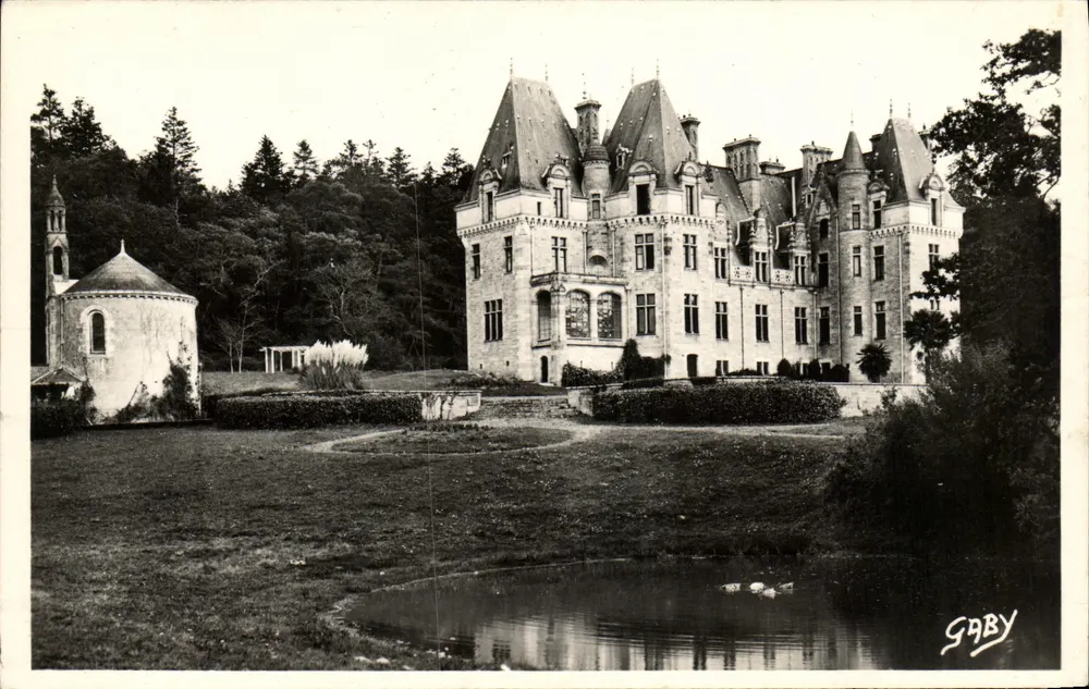 Das Schloss du Brossay — die Kapelle und das Wasserbecken — Gaby - Vorderseite