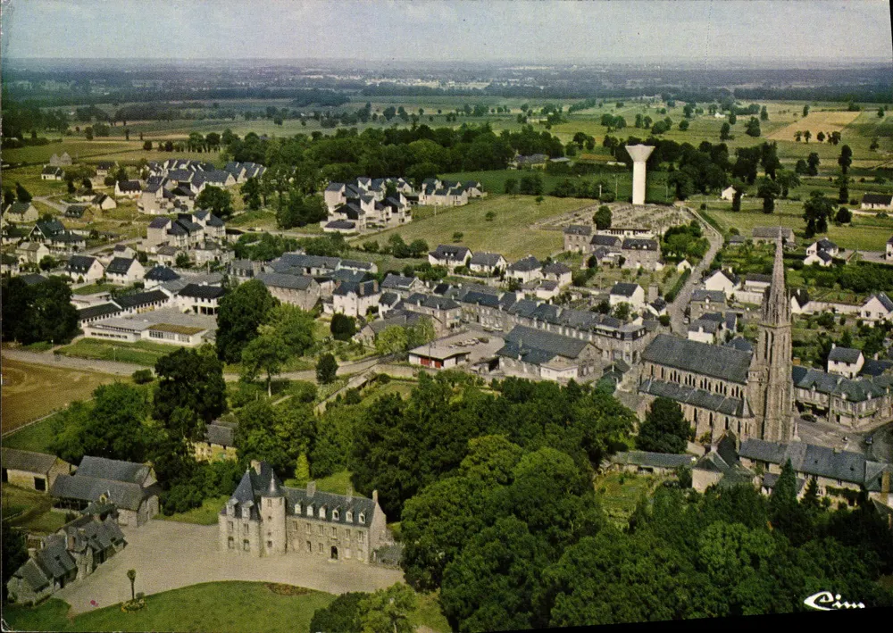 Saint-Aubin-d'Aubigne — Vista geral aérea — Cîne - Frente