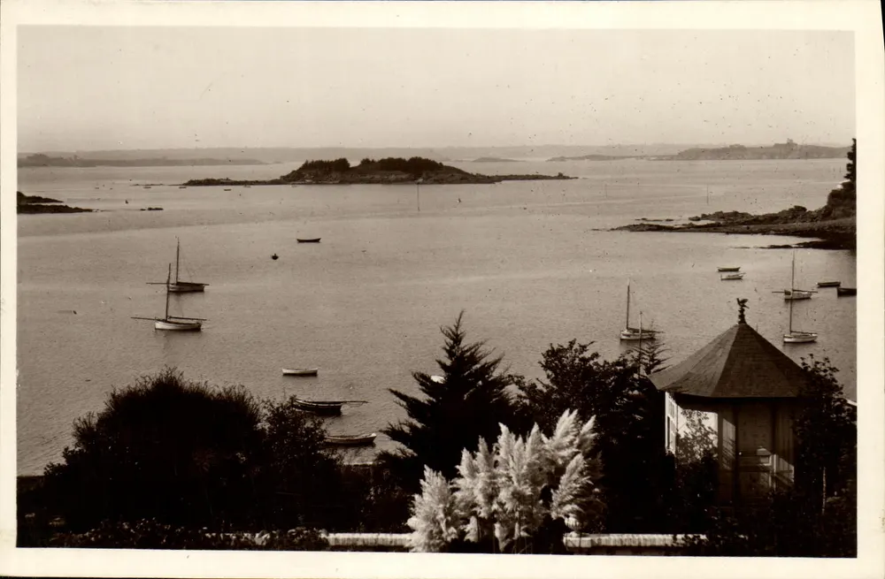 Saint-Briac — A Baía e as Ilhas — Edição Artística E. Poirot - Frente