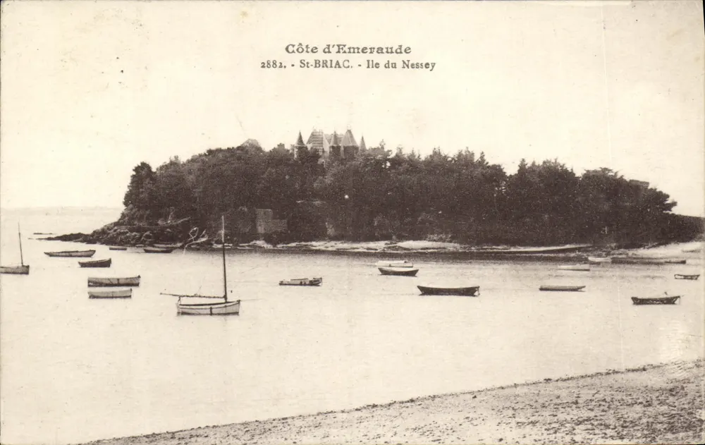Costa Esmeralda — Ilha do Nessey — St-Briac - Frente