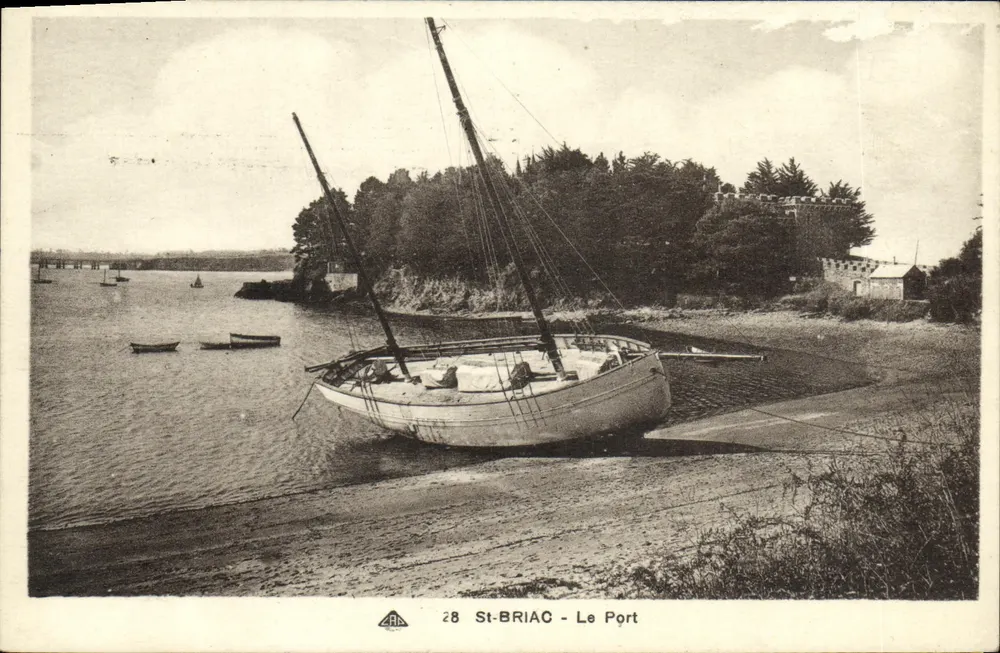 St-Briac - Le Port — vista do porto com um barco a vela no primeiro plano — editor A.R.A. n°28 - Frente