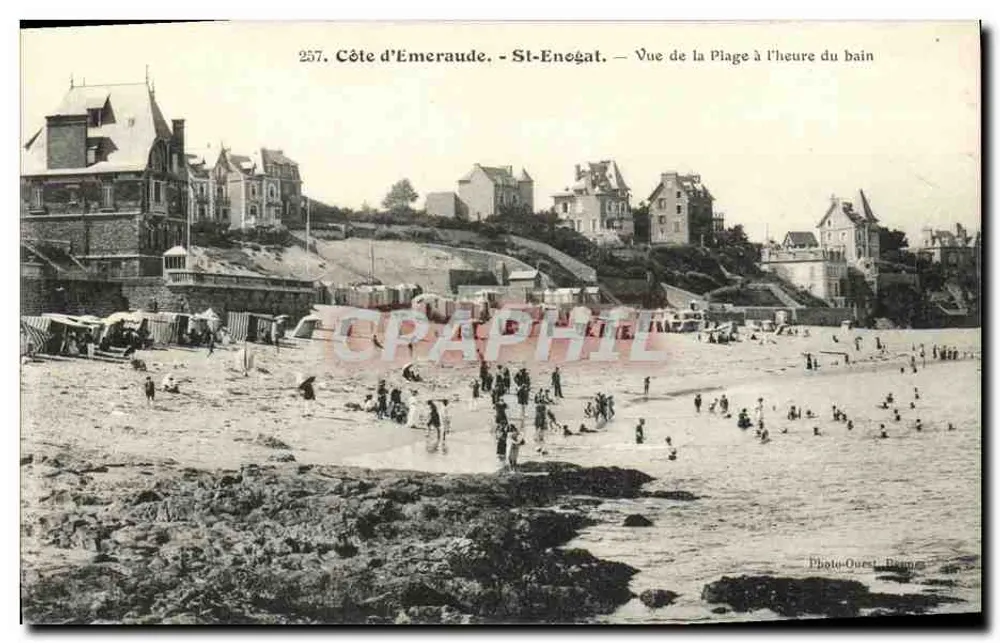 Côte d'Émeraude - St-Enogat — Ansicht der Strandpromenade zur Badezeit — Photo-Ouest, Rennes - Vorderseite