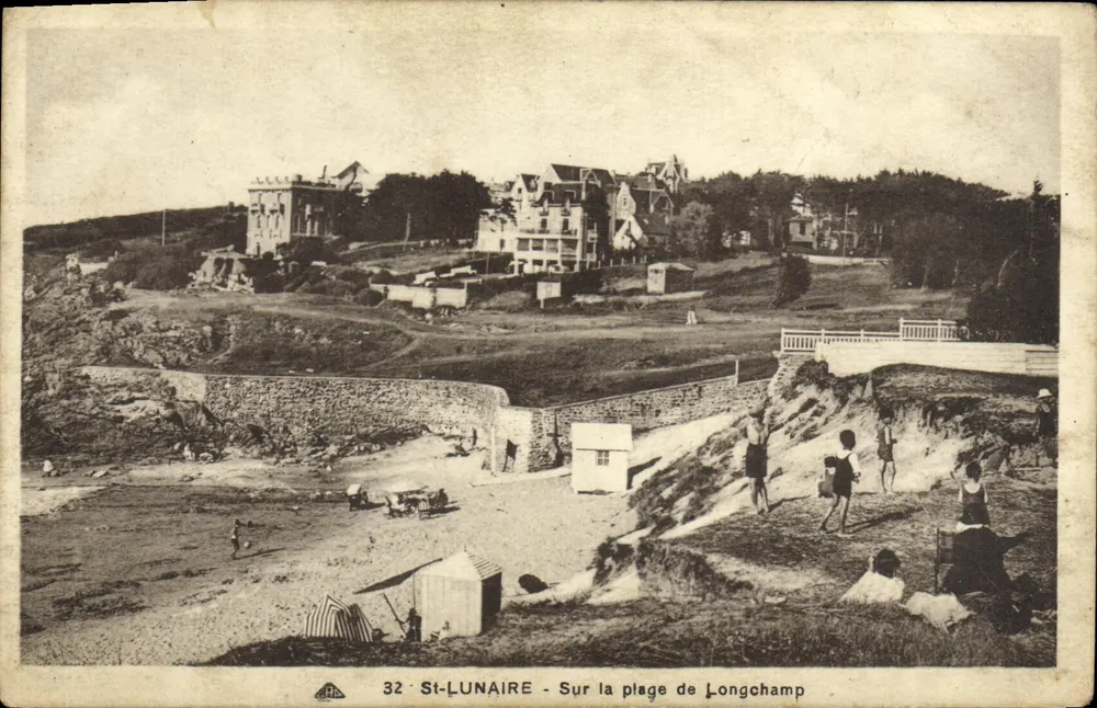 St-Lunaire - Na praia de Longchamp — Bilhete postal antigo n°32, editor A.P.C. - Frente